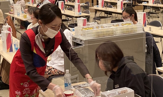 Event for trying in-flight Korean cuisine gets big response in Tokyo