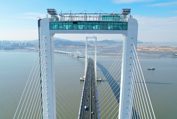 [사진으로 보는 한국] ‘세계 최고 높이’ 제3연륙교 전망대 위용