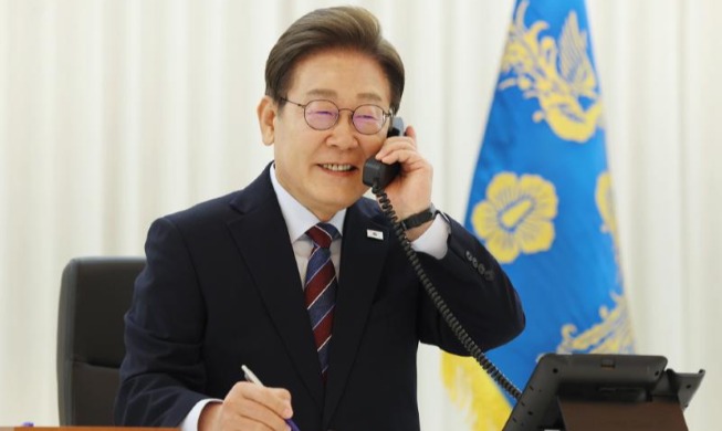Presidents Lee, Trump discuss tariff deal in first phone talks