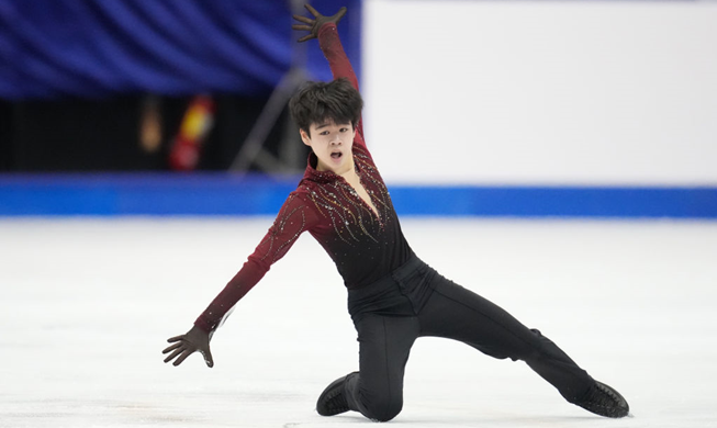 Figure skater Seo wins country's first junior men's world title