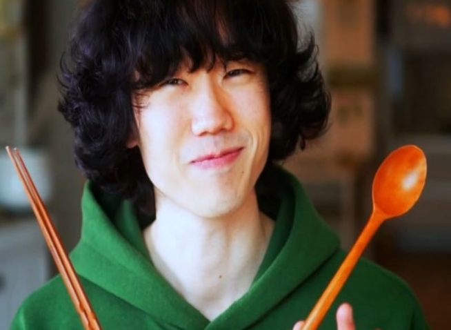 Social influencer teaches Korean to world via short videos