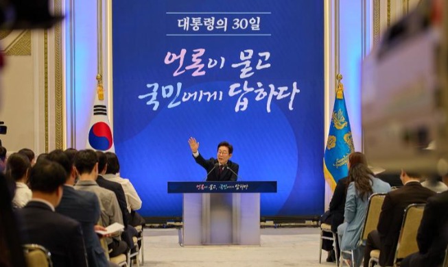 President Lee stresses US, Japan ties in dealing with N. Korea