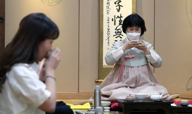 [Korea in photos] Tea ceremony experience marking Dano