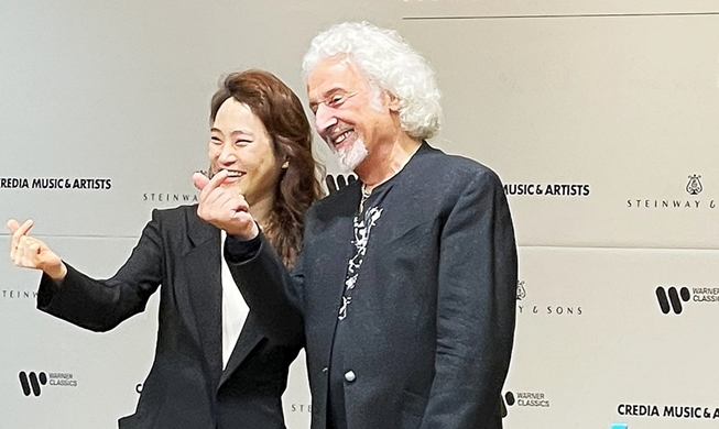 Famous conductor hails concert with Latvian cello mentor