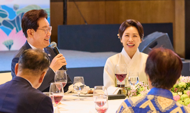 이 대통령, 첫 일정 동포간담회···"인도는 중요한 전략적 파트너"