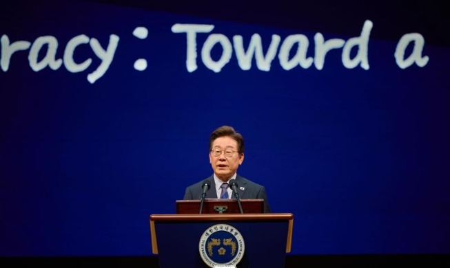 President Lee sends invitations to APEC leaders to attend summit