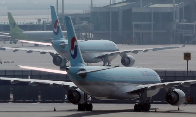 🎧 Korean Air, Asiana suspend flights to Russia, avoid Russian airspace