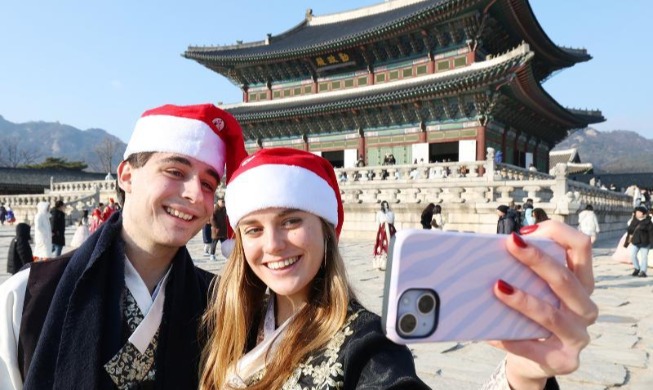 No. of int'l visitors smashes annual mark early, set to break 20M