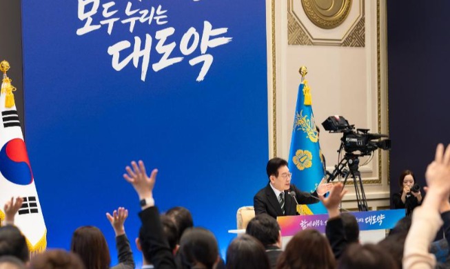 Keep pushing for inter-Korean talks on declaration's anniversary