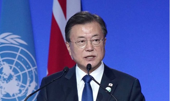 President pledges to cut Korea's emissions more than 40% by 2030