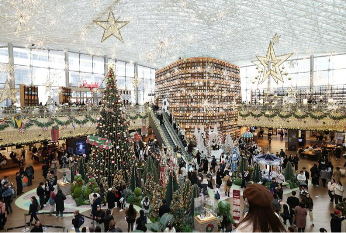 [사진으로 보는 한국] 책 속에 펼쳐진 메리 크리스마스