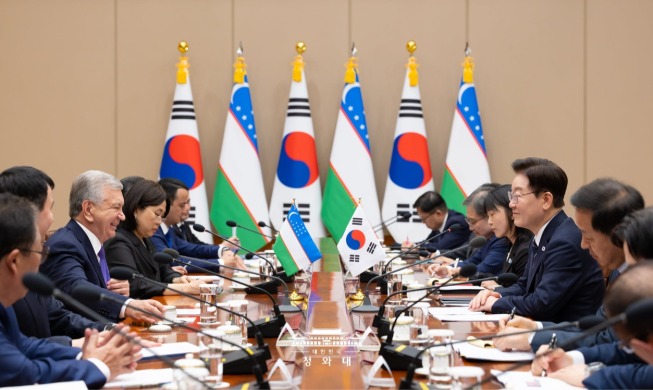 한-우즈벡 정상회담···핵심광물·방산·인프라 협력 확대