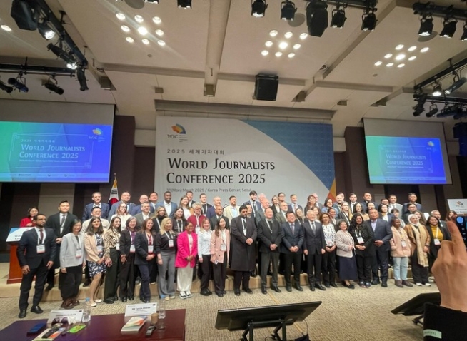 Romanian attends conference in Seoul on future of journalism
