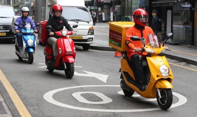 E-motorbike shipment to Cambodia to boost green cooperation