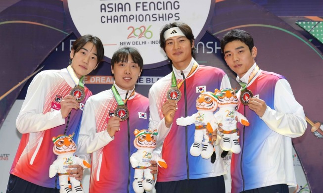 한국, 펜싱 아시아선수권 남자 사브르 단체전 금···오상욱 2관왕