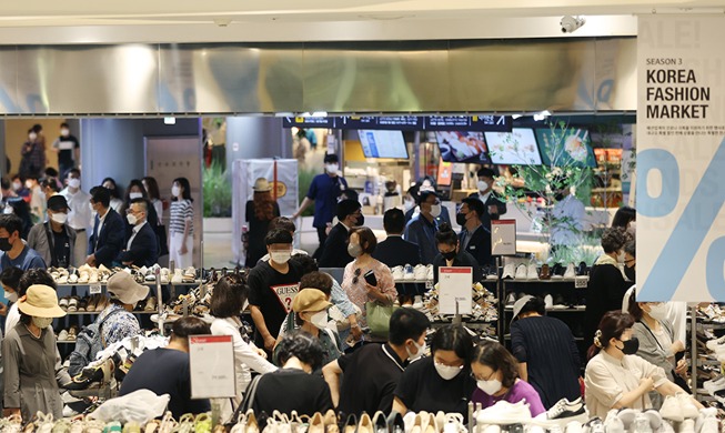 [Korea in photos] Korea Fashion Market launches 'Season 3'