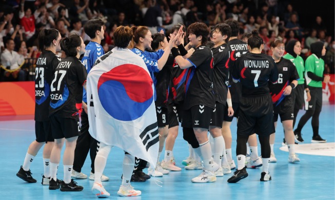 Baseball, handball, fencing lead five gold haul at Asian Games