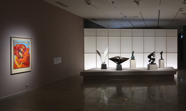 Exhibition showcases 100 years of country's modern art