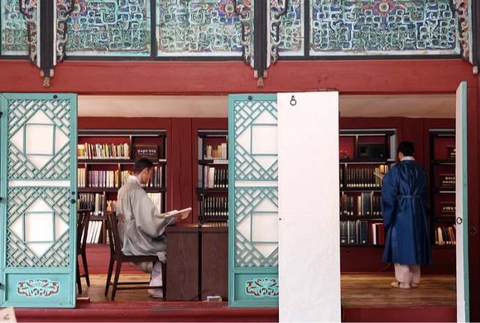 [사진으로 보는 한국] &acute;왕의 서재&acute;에서 즐기는 독서