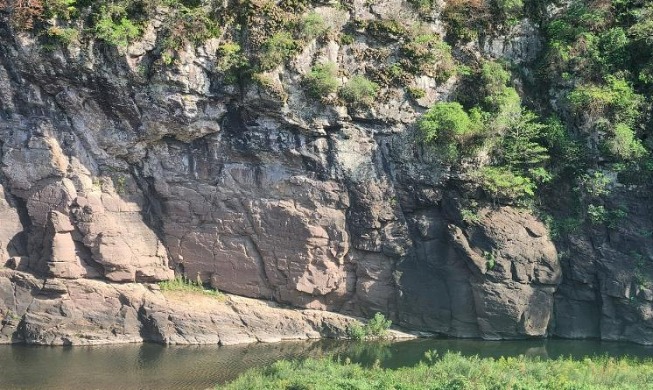 World Heritage petroglyphs in Ulsan reflect life 7,000 years ago