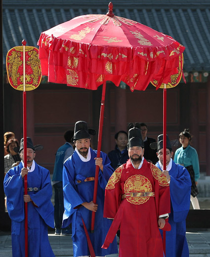 Korean customs and shop traditions