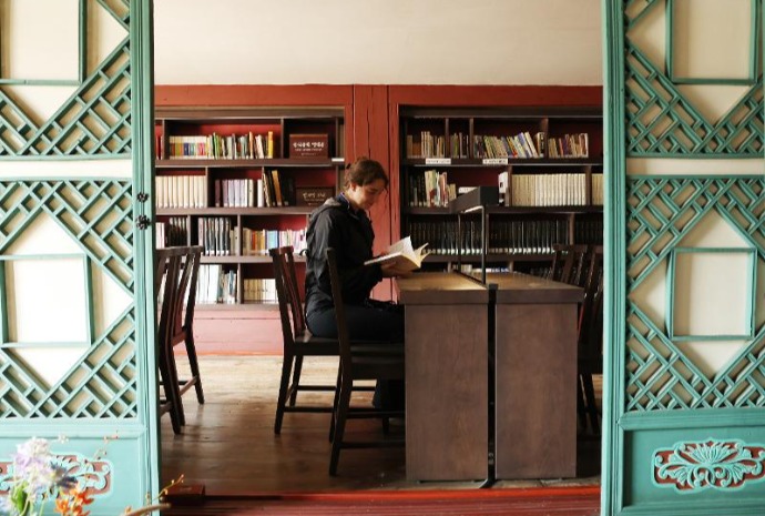 Royal study opened to public at Gyeongbokgung Palace