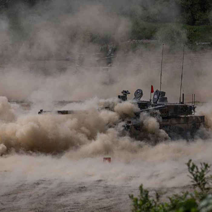 K2 tanks simulate incidental operation with dirt