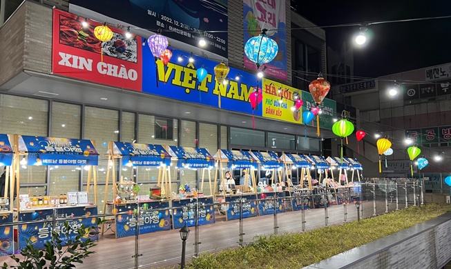 ASEAN nat'ls give Korea 81 likeability score, hail Korean food