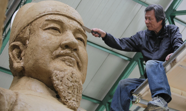 Famed sculptor Kim YW reflects on works, subjects, future