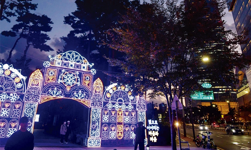Autumn and Winter of Seokchon Lake and Luminarie
