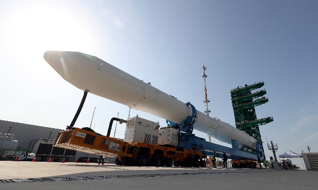 Korea's 1st domestically developed space rocket Nuri unveiled