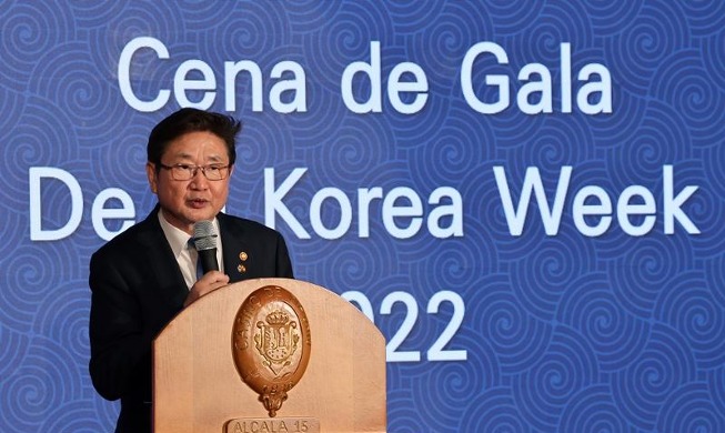 Culture minister promotes Korea in Spain