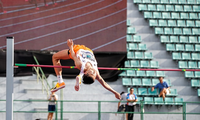 High jumper reclaims title at Asian Athletics Championships