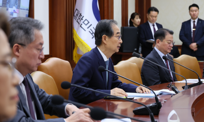 Restrictions on inter-region movement by int'l workers eased