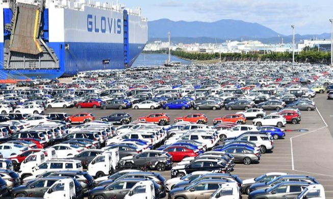 Smaller but strong: SMEs' exports hit record USD 30.5B in Q3