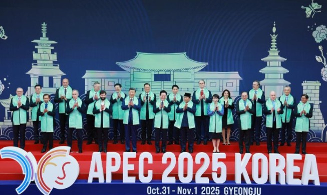 Lee gov't's APEC strategy shows power of pragmatic diplomacy