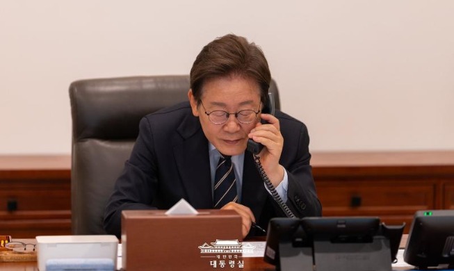 President Lee, Singapore discuss 'building strategic partnership'