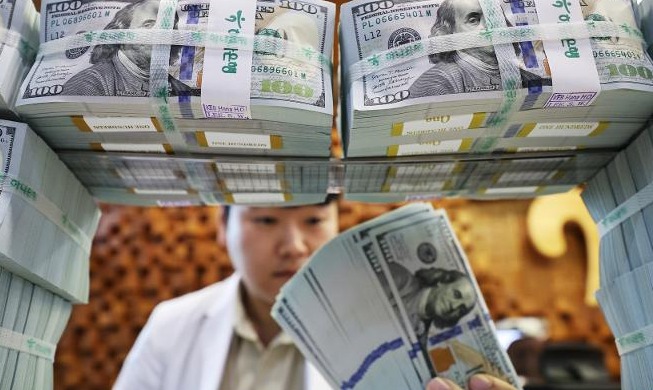 August FX reserves surge by record USD 14.33B thanks to tech boom