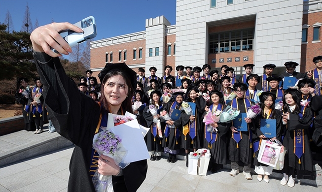 "외국인 유학생 몰려온다"···10년 새 달라진 한국 대학 캠퍼스