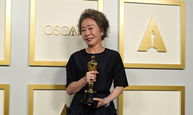 Actor Youn makes Korean, Asian history with Oscar win