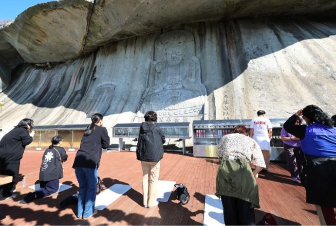 [사진으로 보는 한국] 수능 합격 기원하는 학부모들