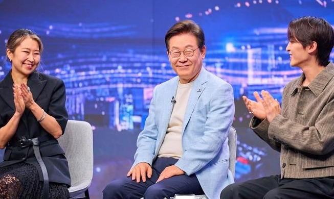 President Lee pledges to make Korea 'proud cultural power'