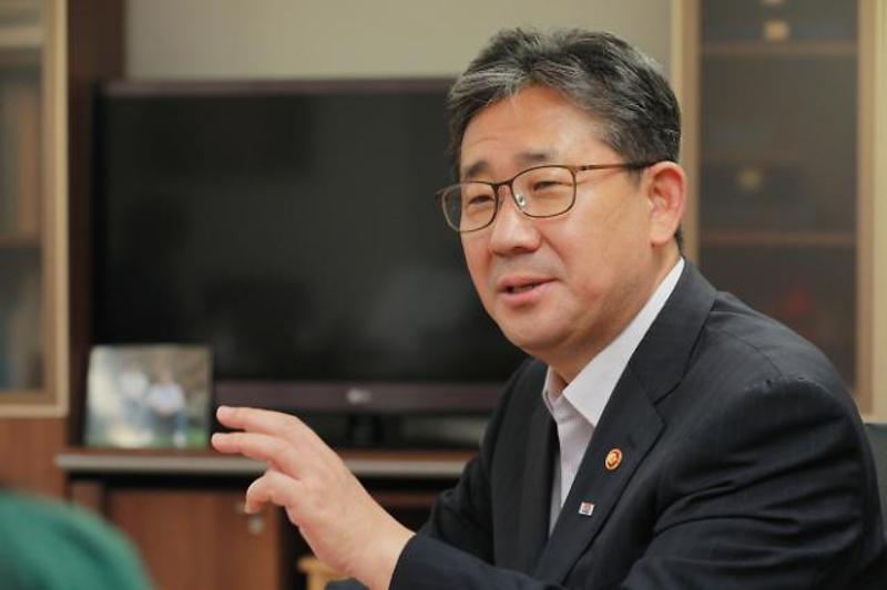 20200702_Minister_Aju