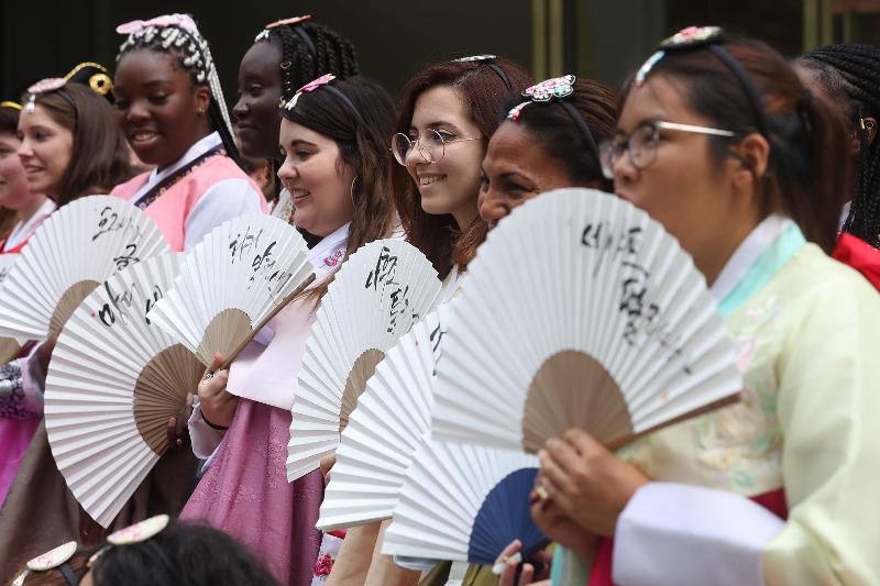 A visa for training in Korean culture will debut in this year's first half for teens wish to learn about Hallyu in Korea. (Yonhap News)