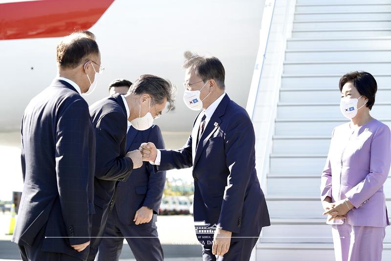 Welcomed after arrival in NY