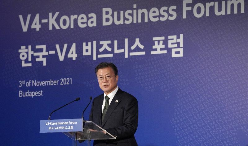 V4 business forum