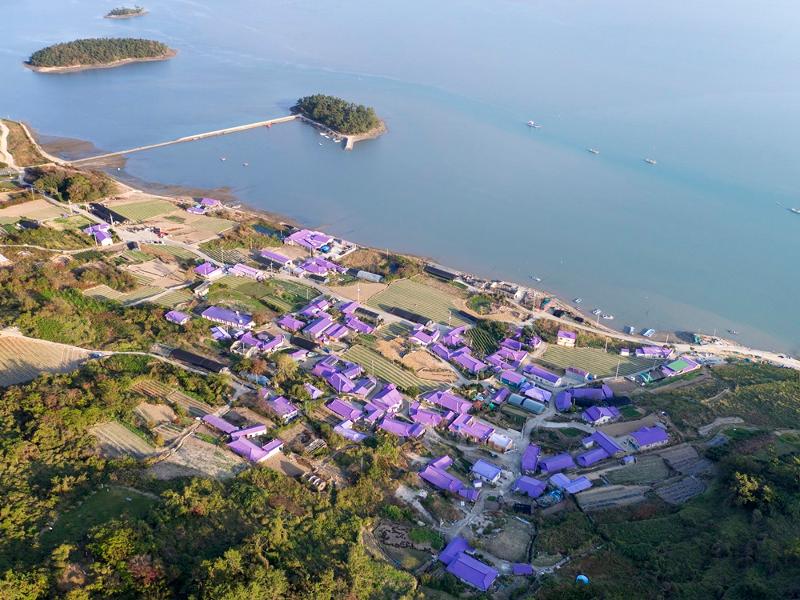 Seogwipo Forest of Healing on Jeju Island and Banwoldo Island (pictured), which is more famously known as Sinan Purple Island and located in Sinan-gun County, Jeollanam-do Province, are among the eight provincial sites to receive this year's Korea Tourism Awards. (Sinan-gun County Office) 