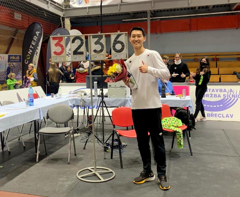 Woo Sang-hyeok on Feb. 5 poses for the camera after winning the men's high jump at the World Athletics Indoor Tour in Hustopece, the Czech Republic. (Korea Association of Athletics Federations)