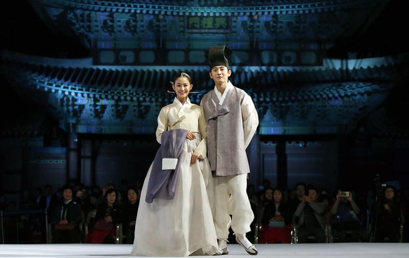 Hanbok, Gyeongbokgung Palace, the Palman Daejanggyeong (Tripitaka Koreana), Baekje Historic Areas and royal cuisine of the Joseon Dynasty plus tteok (rice cake) are this year's five representative items designated to promote Korean cultural heritage to the world.