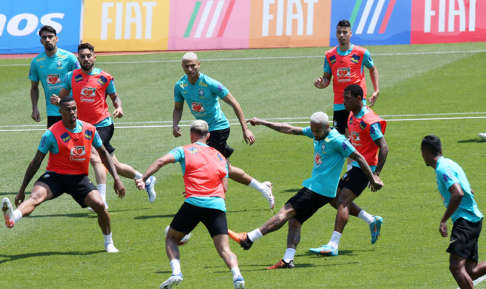 The Brazilian national soccer team on May 27 practices at Goyang Stadium in Goyang, Gyeonggi-do Province. The Selecao on June 2 will play a friendly game against Korea at Seoul World Cup Stadium. (Yonhap News)